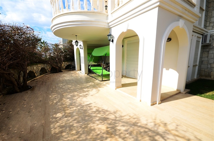 ضمن أرقى المجمعات السكنية فيلا مفروشة في منطقة كوناكليه – ألانيا