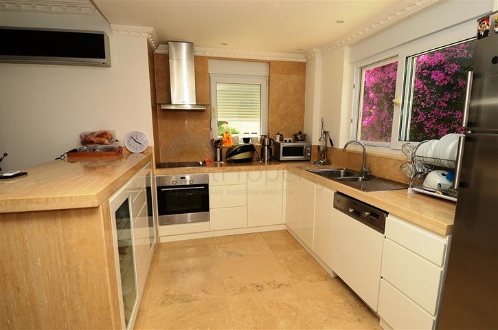 ضمن أرقى المجمعات السكنية فيلا مفروشة في منطقة كوناكليه – ألانيا