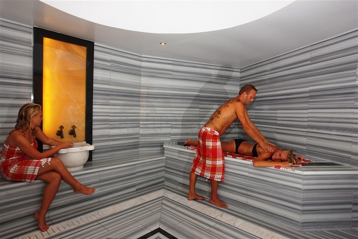 ضمن أرقى المجمعات السكنية فيلا مفروشة في منطقة كوناكليه – ألانيا