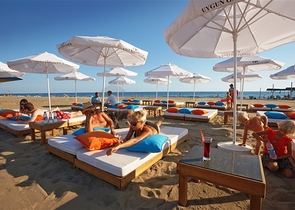 ضمن أرقى المجمعات السكنية فيلا مفروشة في منطقة كوناكليه – ألانيا