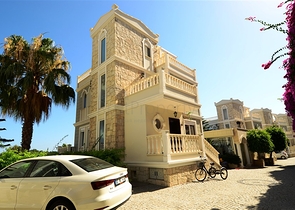 ضمن أرقى المجمعات السكنية فيلا مفروشة في منطقة كوناكليه – ألانيا