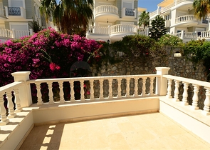 ضمن أرقى المجمعات السكنية فيلا مفروشة في منطقة كوناكليه – ألانيا