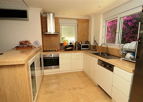 ضمن أرقى المجمعات السكنية فيلا مفروشة في منطقة كوناكليه – ألانيا