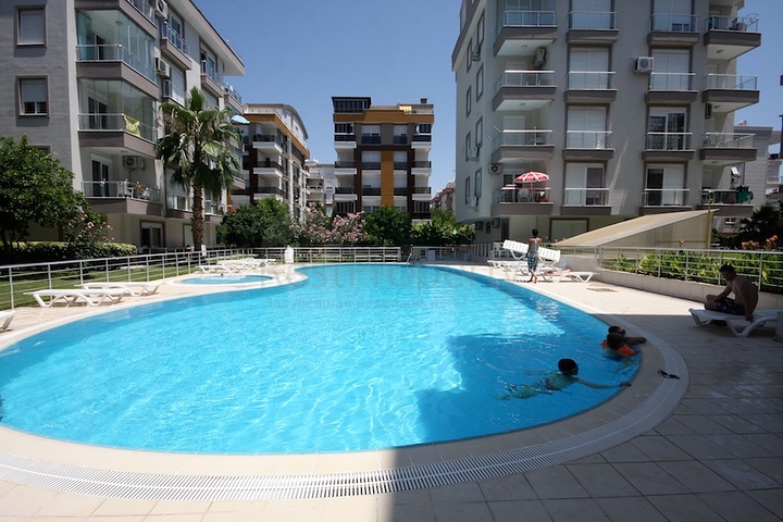 شقة مفروشة بتخطيط 2+1 في منطقة كونيالتي – أنطاليا