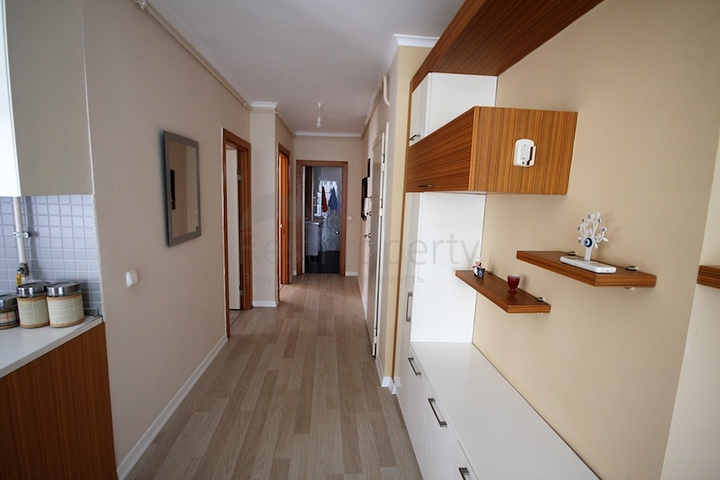 شقة مفروشة بتخطيط 2+1 في منطقة كونيالتي – أنطاليا