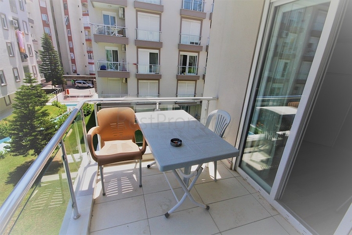 شقة مفروشة بتخطيط 2+1 في منطقة كونيالتي – أنطاليا