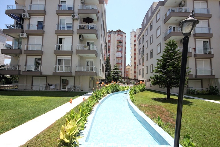 شقة مفروشة بتخطيط 2+1 في منطقة كونيالتي – أنطاليا