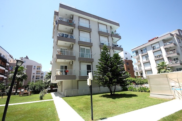 شقة مفروشة بتخطيط 2+1 في منطقة كونيالتي – أنطاليا