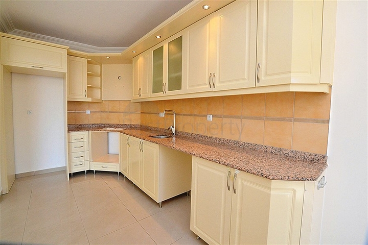 شقة واسعة ومريحة في منطقة محمود لار – ألانيا