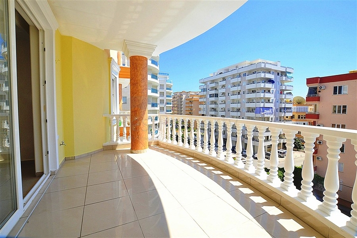 شقة واسعة ومريحة في منطقة محمود لار – ألانيا