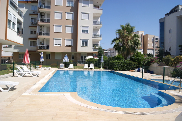 شقة مفروشة في حي ليمان من منطقة كونيالتي – أنطاليا 