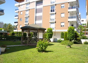 شقة مفروشة في حي ليمان من منطقة كونيالتي – أنطاليا 