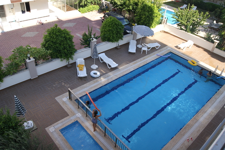 شقة مفروشة على بعد 600 متر عن البحر في منطقة ليمان – أنطاليا