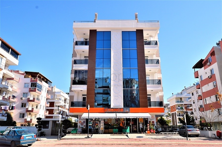 شقة مفروشة على بعد 600 متر عن البحر في منطقة ليمان – أنطاليا