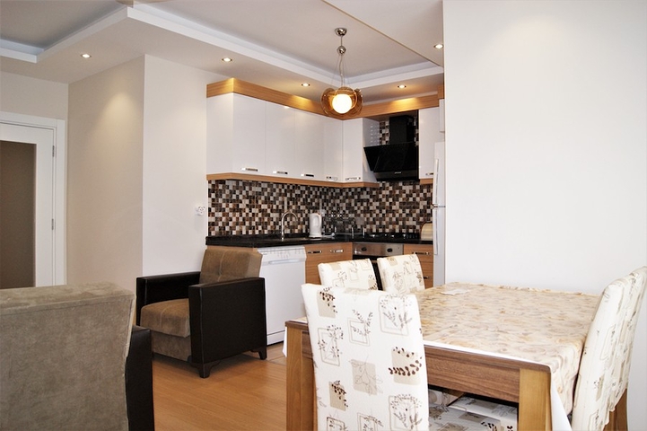 شقة مفروشة على بعد 600 متر عن البحر في منطقة ليمان – أنطاليا