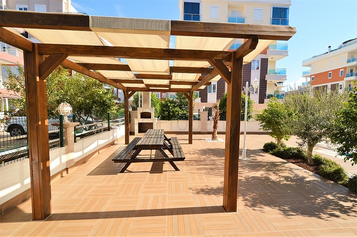 شقة مفروشة على بعد 600 متر عن البحر في منطقة ليمان – أنطاليا