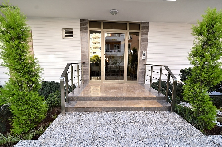 شقة مفروشة على بعد 600 متر عن البحر في منطقة ليمان – أنطاليا