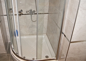 شقة مفروشة على بعد 600 متر عن البحر في منطقة ليمان – أنطاليا