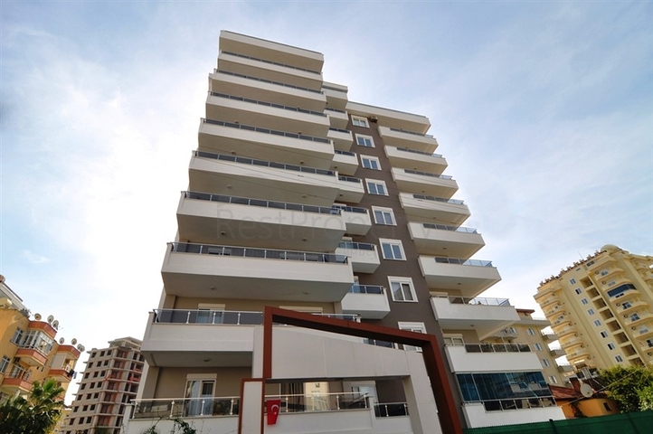 شقة مفروشة بإطلالة بحرية وجبلية في منطقة محمودلار – ألانيا