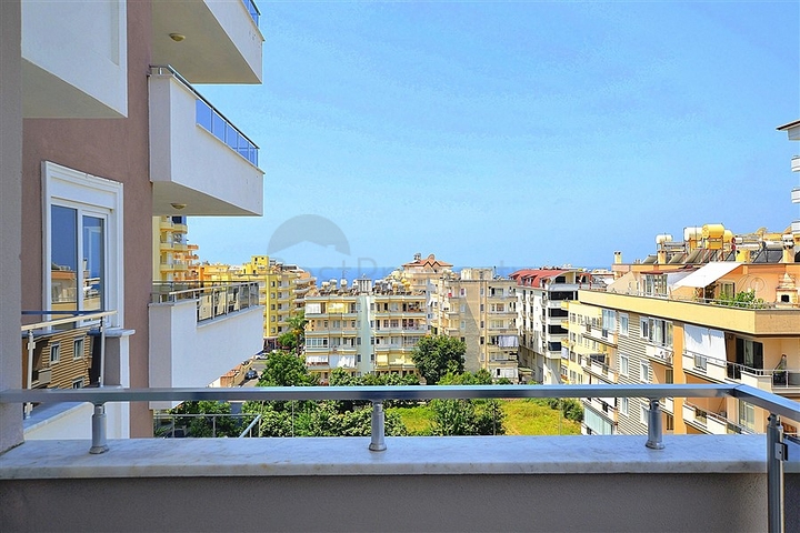 شقة مفروشة بإطلالة بحرية وجبلية في منطقة محمودلار – ألانيا