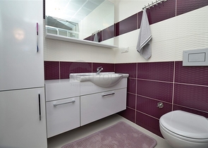 شقة مفروشة بإطلالة بحرية وجبلية في منطقة محمودلار – ألانيا