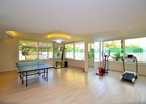 شقة مفروشة بإطلالة بحرية وجبلية في منطقة محمودلار – ألانيا