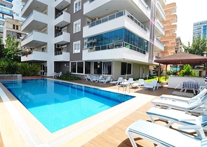 شقة مفروشة بإطلالة بحرية وجبلية في منطقة محمودلار – ألانيا