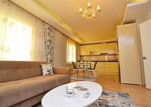 شقة مفروشة بإطلالة بحرية وجبلية في منطقة محمودلار – ألانيا