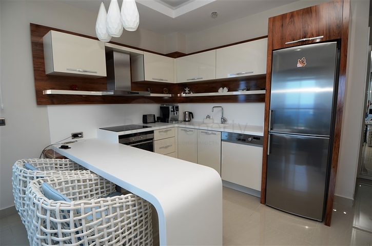 شقة مفروشة بإطلالة بحرية ساحرة في منطقة محمود لار – ألانيا