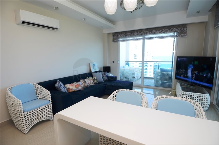 شقة مفروشة بإطلالة بحرية ساحرة في منطقة محمود لار – ألانيا