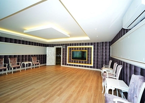 شقة مفروشة بإطلالة بحرية ساحرة في منطقة محمود لار – ألانيا