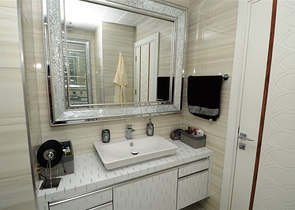 شقة مفروشة بإطلالة بحرية ساحرة في منطقة محمود لار – ألانيا