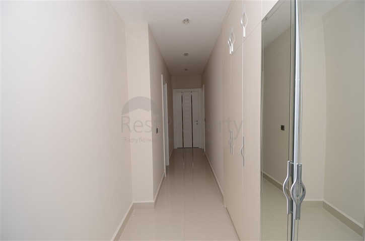 شقة ضمن مجمع سكني على الخط الأول من البحر في منطقة محمود لار – ألانيا