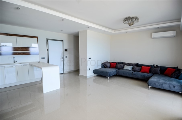 شقة ضمن مجمع سكني على الخط الأول من البحر في منطقة محمود لار – ألانيا