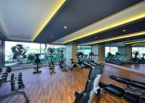 شقة ضمن مجمع سكني على الخط الأول من البحر في منطقة محمود لار – ألانيا