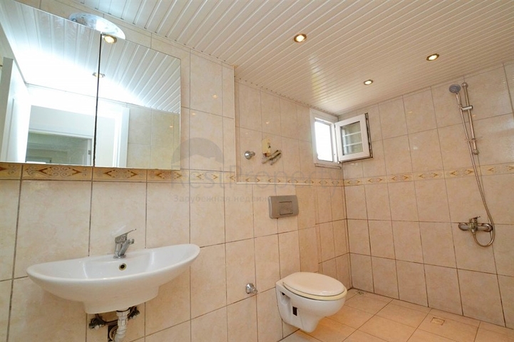 شقة واسعة بإطلالة جبلية مميزة في منطقة محمودلار – ألانيا