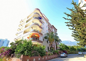 شقة واسعة بإطلالة جبلية مميزة في منطقة محمودلار – ألانيا