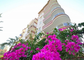 شقة واسعة بإطلالة جبلية مميزة في منطقة محمودلار – ألانيا