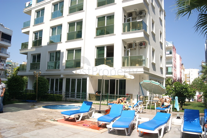 شقة مفروشة بطابقين في حي ليمان من منطقة كونيالتي – أنطاليا