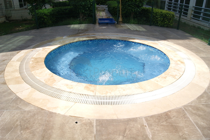 شقة مفروشة بطابقين في حي ليمان من منطقة كونيالتي – أنطاليا