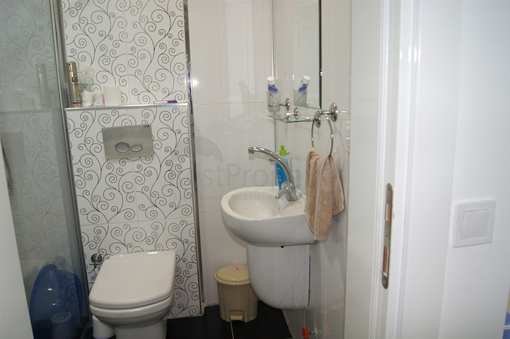 شقة مفروشة بطابقين في حي ليمان من منطقة كونيالتي – أنطاليا