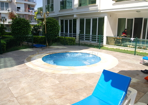 شقة مفروشة بطابقين في حي ليمان من منطقة كونيالتي – أنطاليا