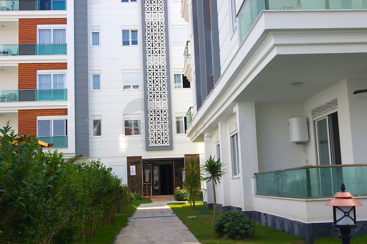 شقق من المالك 2 + 1 و 4 + 1 في مجمع كامل التشطيب في أنطاليا