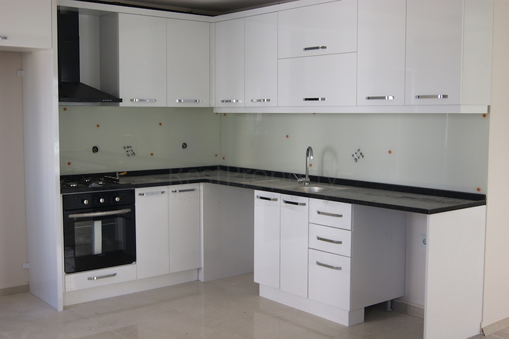 شقق من المالك 2 + 1 و 4 + 1 في مجمع كامل التشطيب في أنطاليا