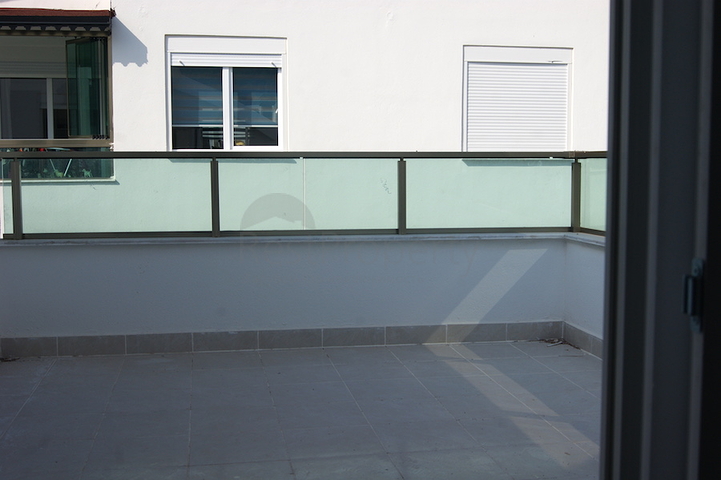 شقق من المالك 2 + 1 و 4 + 1 في مجمع كامل التشطيب في أنطاليا