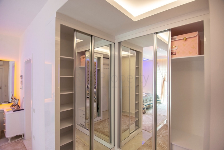 شقق فاخرة ضمن مجمع حديث قيد الإنشاء في منطقة محمودلار – ألانيا