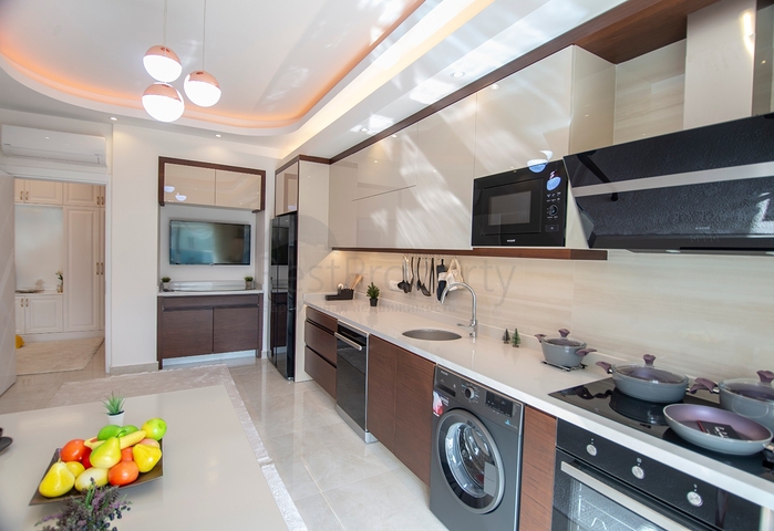 شقق فاخرة ضمن مجمع حديث قيد الإنشاء في منطقة محمودلار – ألانيا