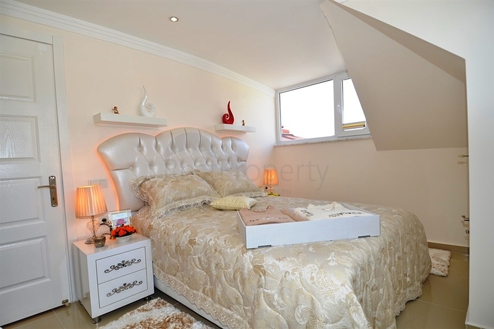 دوبلكس بنتهاوس ضمن مجمع فاخر في منطقة كاستل – ألانيا