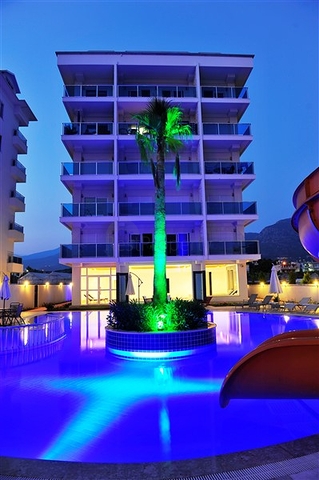 دوبلكس بنتهاوس ضمن مجمع فاخر في منطقة كاستل – ألانيا