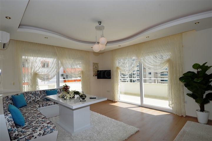 شقق واسعة وفاخرة ضمن مجمع سكني في منطقة محمودلار – ألانيا